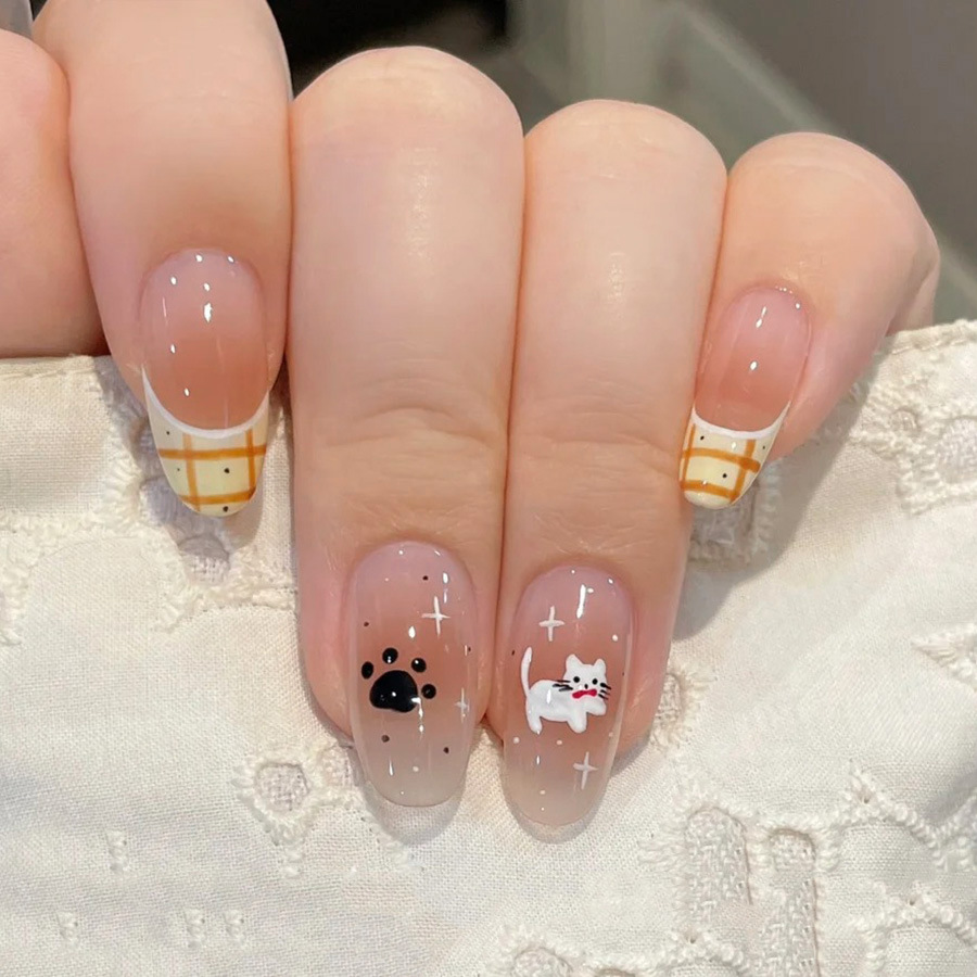 Press On Nail Set - Korte medium nepnagels voor vrouwen, nude